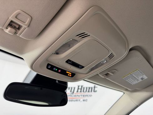 Used 2022 Buick Envision Preferred image 23