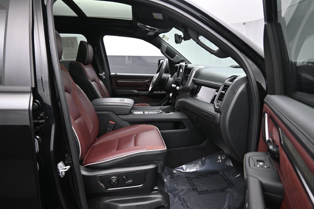 Used 2025 RAM 1500 Limited AWD/4WD image 30