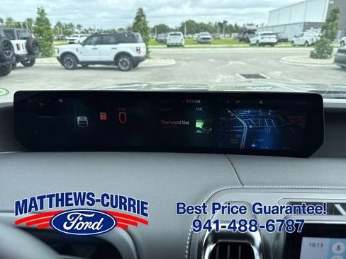 New 2026 Ford Expedition Platinum w/ Stealth Appearance Package AWD/4WD image 18