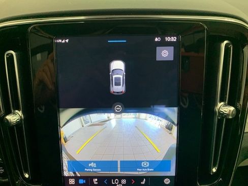 Certified 2023 Volvo XC40 B5 Plus w/ Driver Assist Package image 19