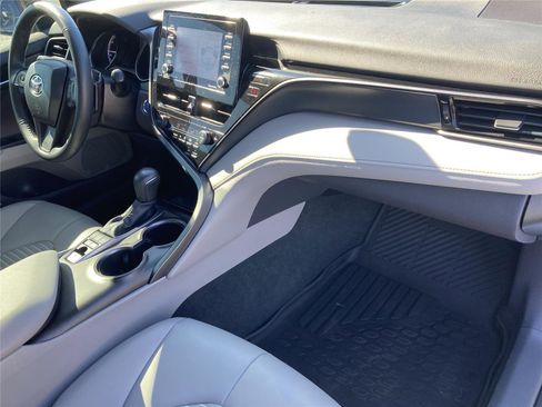 Used 2022 Toyota Camry SE image 31