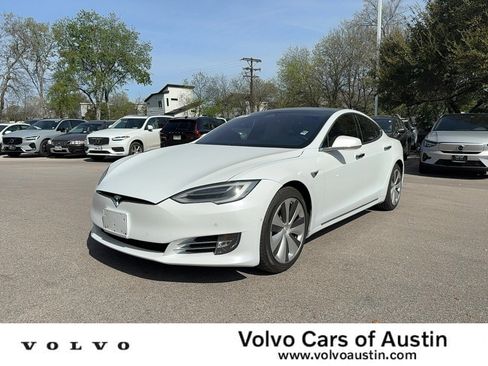 Used 2020 Tesla Model S Long Range Plus image 1
