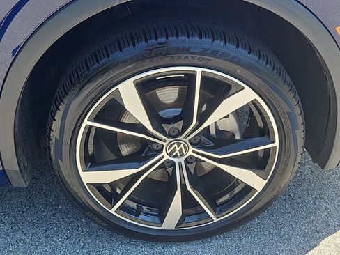 Certified 2023 Volkswagen Tiguan SEL R-Line AWD/4WD image 34