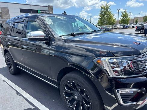 Used 2020 Ford Expedition Platinum AWD/4WD image 2