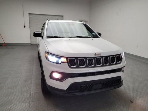 Used 2024 Jeep Compass Latitude image 14