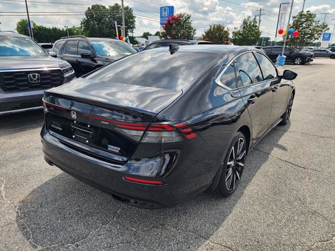 Used 2025 Honda Accord Touring image 4