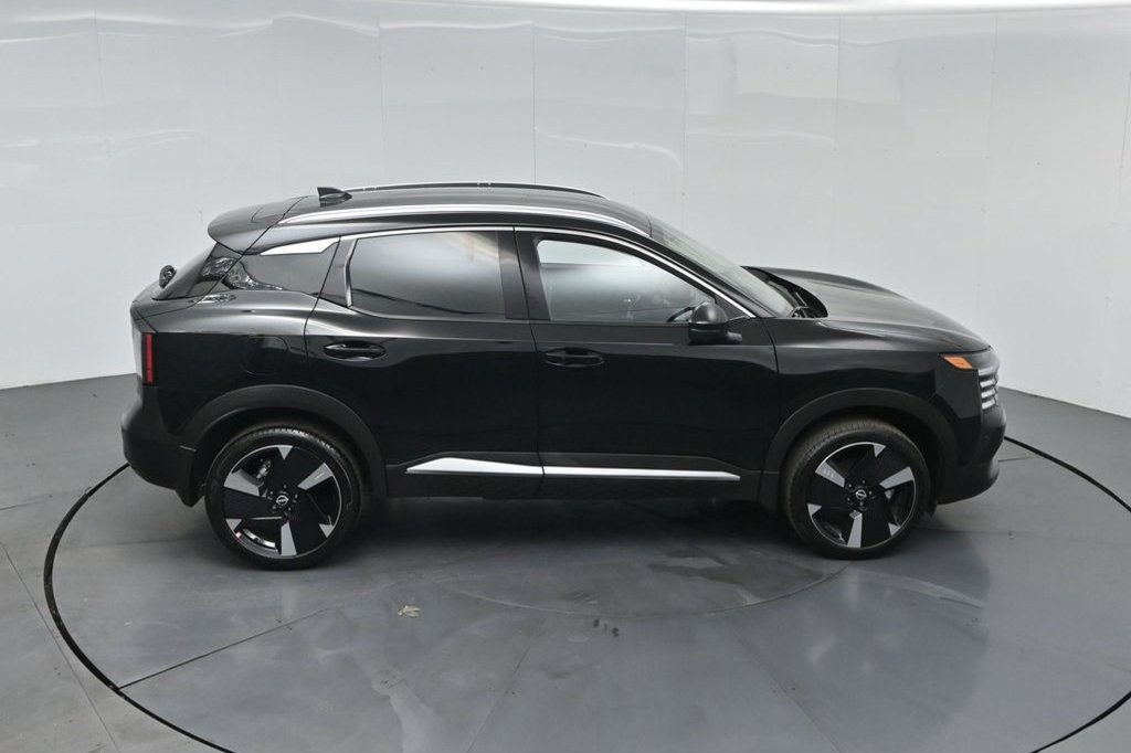 Used 2026 Nissan Kicks SR FWD image 24
