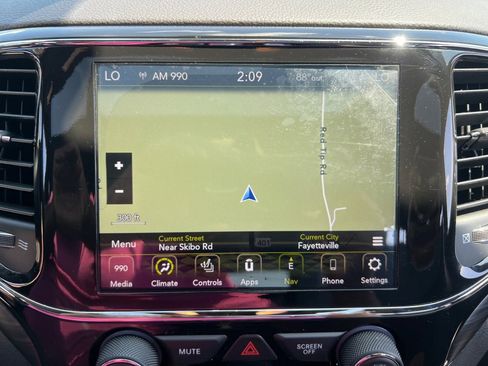 Used 2021 Jeep Grand Cherokee Laredo X image 17