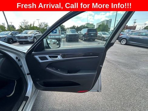 Used 2017 Genesis G80 3.8 w/ Option Group 02 RWD image 12