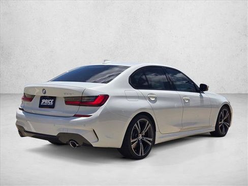 Used 2022 BMW 330i Sedan w/ M Sport Package RWD image 5