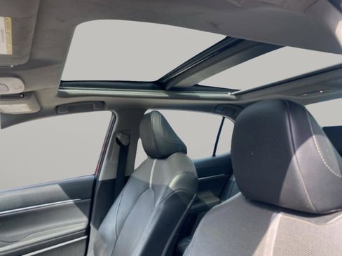 Used 2022 Toyota Camry XSE w/ Navigation Package image 17