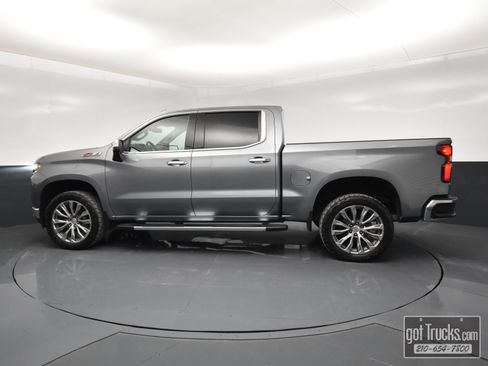 Used 2020 Chevrolet Silverado 1500 LTZ w/ LTZ Premium Package image 3
