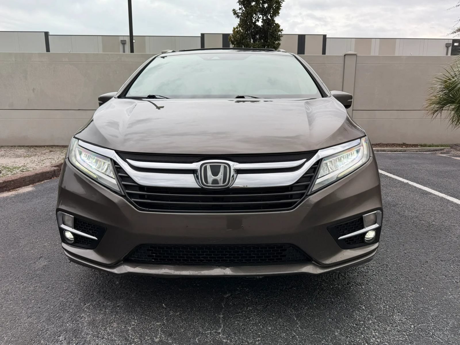 Used 2018 Honda Odyssey Elite image 2