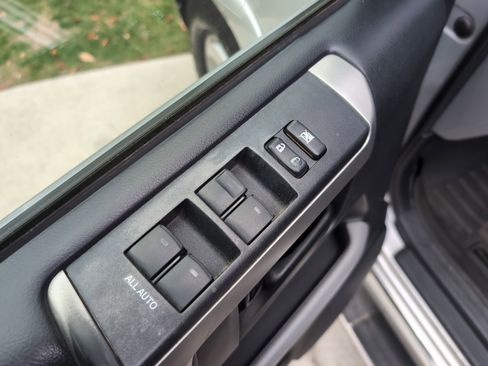 Used 2013 Toyota 4Runner SR5 RWD image 15