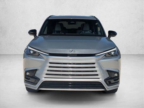 Used 2025 Lexus TX 500h AWD image 2