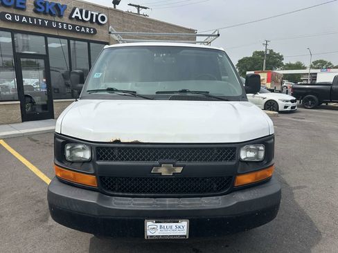Used 2015 Chevrolet Express 2500 image 2
