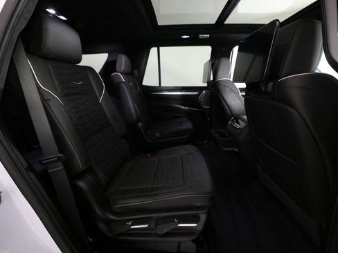 Used 2026 Cadillac Escalade V w/ LPO, ONYX Package AWD/4WD image 11