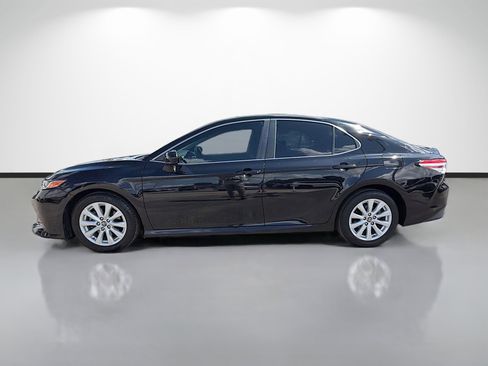 Used 2019 Toyota Camry LE FWD image 2