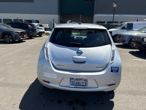 Used 2013 Nissan Leaf S w/ Recycling/Organizational Pkg FWD image 8