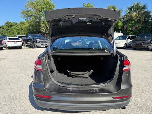 Used 2020 Ford Fusion SE FWD image 40