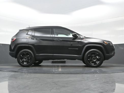 Used 2022 Jeep Compass Trailhawk w/ Sun and Sound Group AWD/4WD image 36