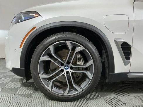 Certified 2025 BMW X5 xDrive50e w/ Executive Package AWD/4WD image 8
