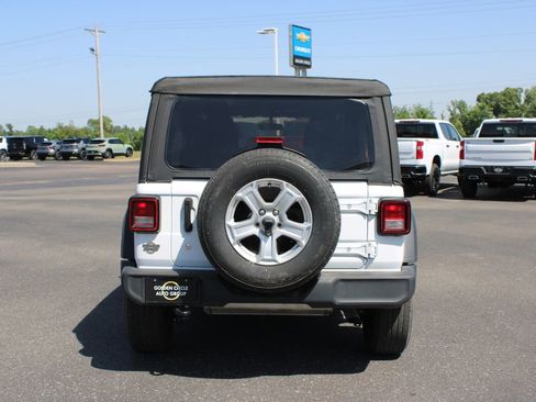 Used 2019 Jeep Wrangler Unlimited Sport S AWD/4WD image 8