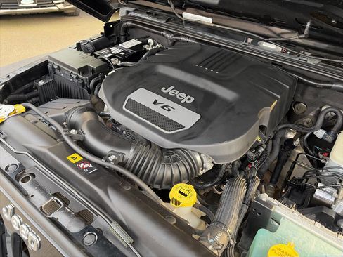 Used 2017 Jeep Wrangler Sport image 16