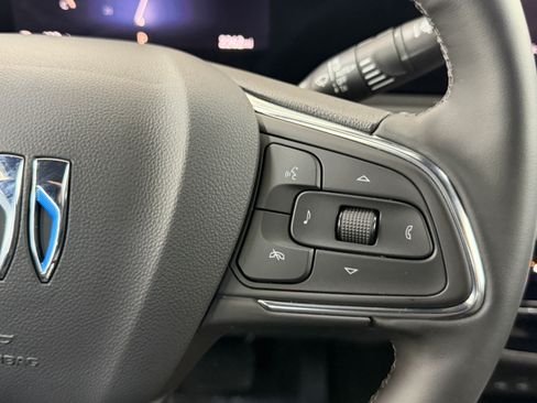 Used 2026 Buick Envista Avenir FWD image 58