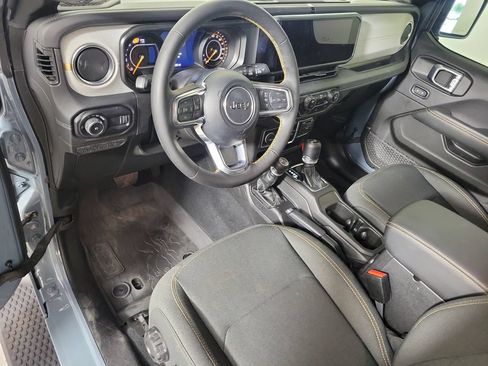 Used 2024 Jeep Wrangler Unlimited Sahara AWD/4WD image 11