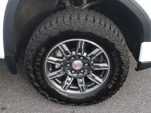 Used 2024 GMC Sierra 1500 AT4 w/ Technology Package image 42