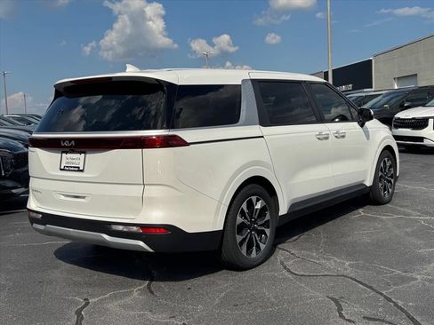 Certified 2024 Kia Carnival EX FWD image 3