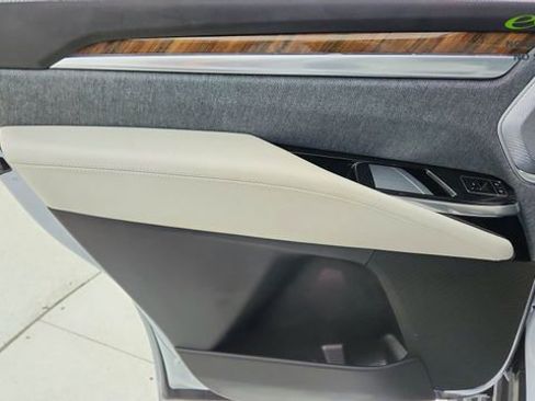 Used 2026 Cadillac Escalade Platinum Sport AWD/4WD image 35