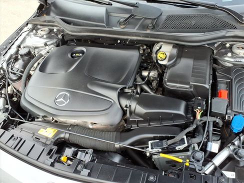 Certified 2020 Mercedes-Benz GLA 250 4MATIC image 9