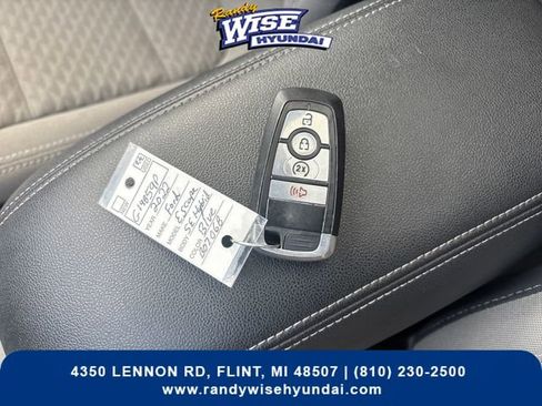 Used 2022 Ford Escape SE w/ Cold Weather Package image 31