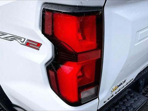 Used 2024 Chevrolet Colorado ZR2 AWD/4WD image 32