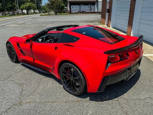Used 2019 Chevrolet Corvette Grand Sport w/ Carbon Flash Badge Package RWD image 20