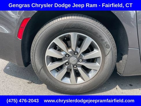 Used 2020 Chrysler Pacifica Touring-L Plus FWD image 10