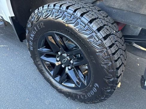 Used 2020 Chevrolet Silverado 1500 LT Trail Boss image 31