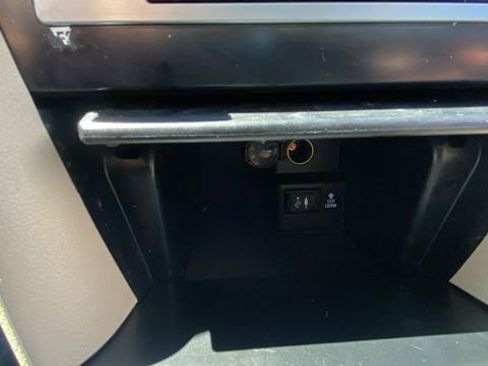Used 2014 Toyota Camry LE FWD image 28