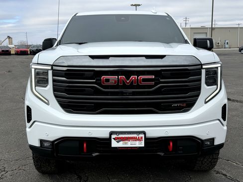 Used 2023 GMC Sierra 1500 AT4 w/ Technology Package image 11