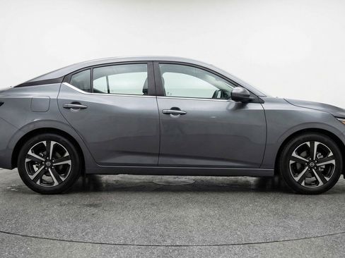 Used 2025 Nissan Sentra SV image 11