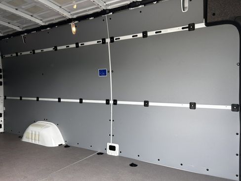 Used 2025 Mercedes-Benz Sprinter 2500 image 14