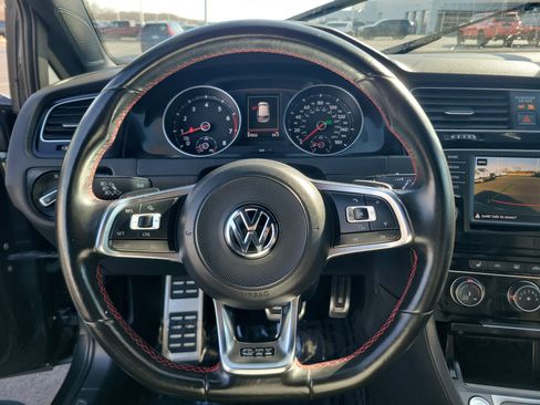 Used 2017 Volkswagen GTI Sport image 17