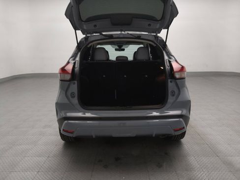 Used 2021 Nissan Kicks SR w/ SR Premium Package FWD image 29