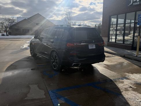 Used 2019 BMW X7 xDrive50i w/ M Sport Package image 9