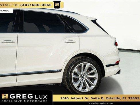 Used 2022 Bentley Bentayga image 21