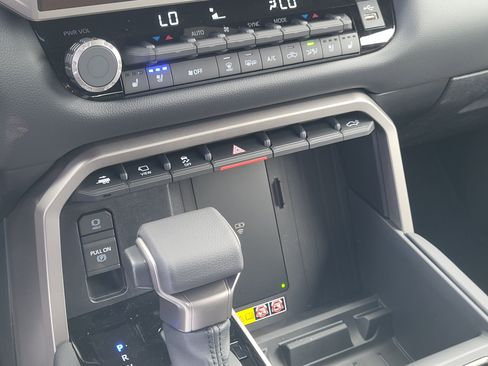 New 2026 Toyota Tundra Limited AWD/4WD image 13