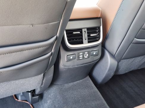 Used 2025 Subaru Outback Touring XT image 39