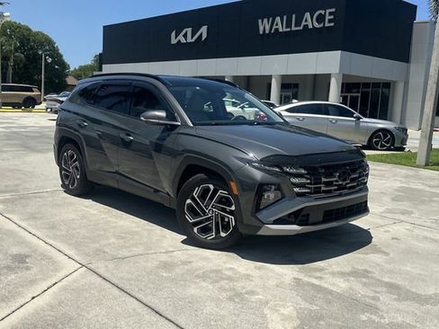 Used 2025 Hyundai Tucson Limited FWD image 2